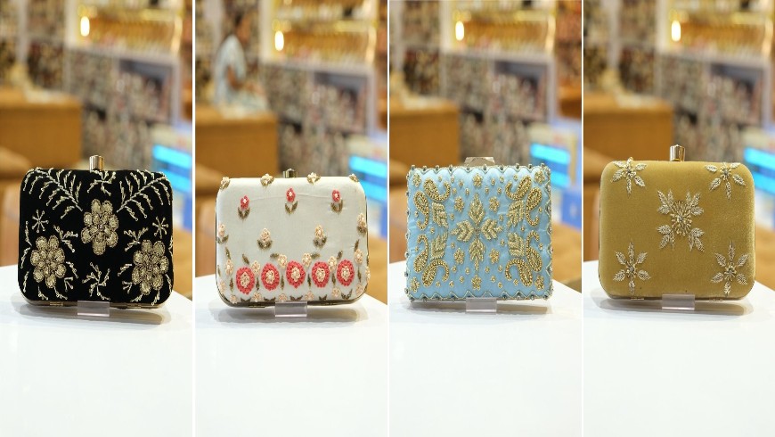 حقائب السهرة اللامعة بألوان جذابة وأشكال تناسب إطلالتك الراقية