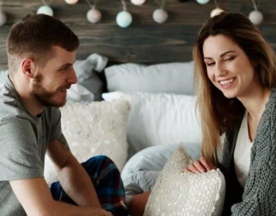 تحسين العلاقة الزوجية وتطوير التواصل لتحقيق حياة زوجية متينة وسعيدة