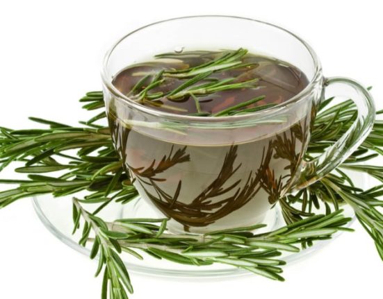 فوائد إكليل الجبل لتعزيز الصحة والجمال