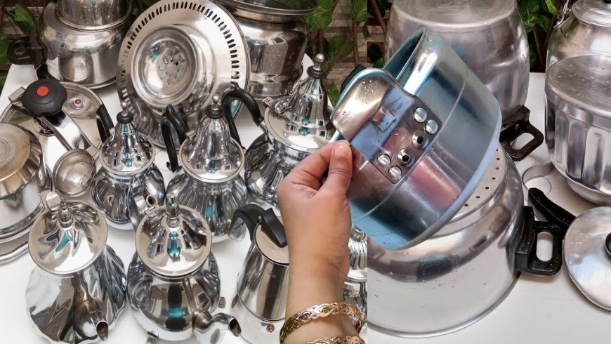 طرق سهلة في تلميع الأواني للحفاظ على بريقها وجمالها