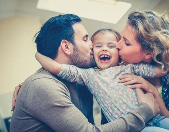 طرق زرع السعادة في الأطفال إليك دليل شامل لنجاح الخطوات